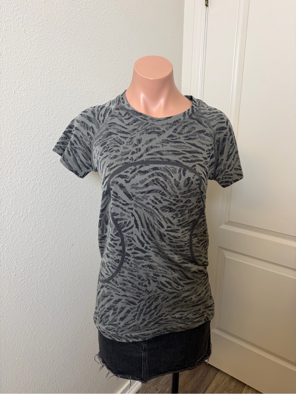 Lululemon Swiftly Tech Short Sleeve Shirt 2.0 in the Primal Clash Black